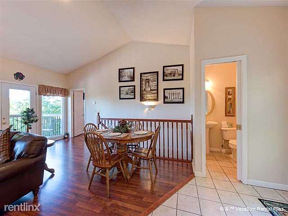 Cozy Dining and Wonderful Details