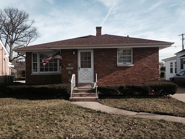 1st image of 115 N Martin Ave
