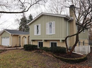 259 Cypress Ct, Wood Dale, IL 60191