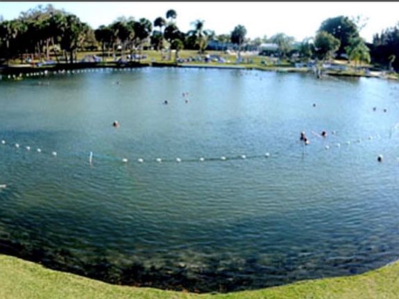 2nd image of De Leon Dr