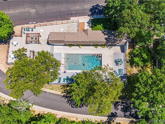 4th image of 306 Seabright Dr