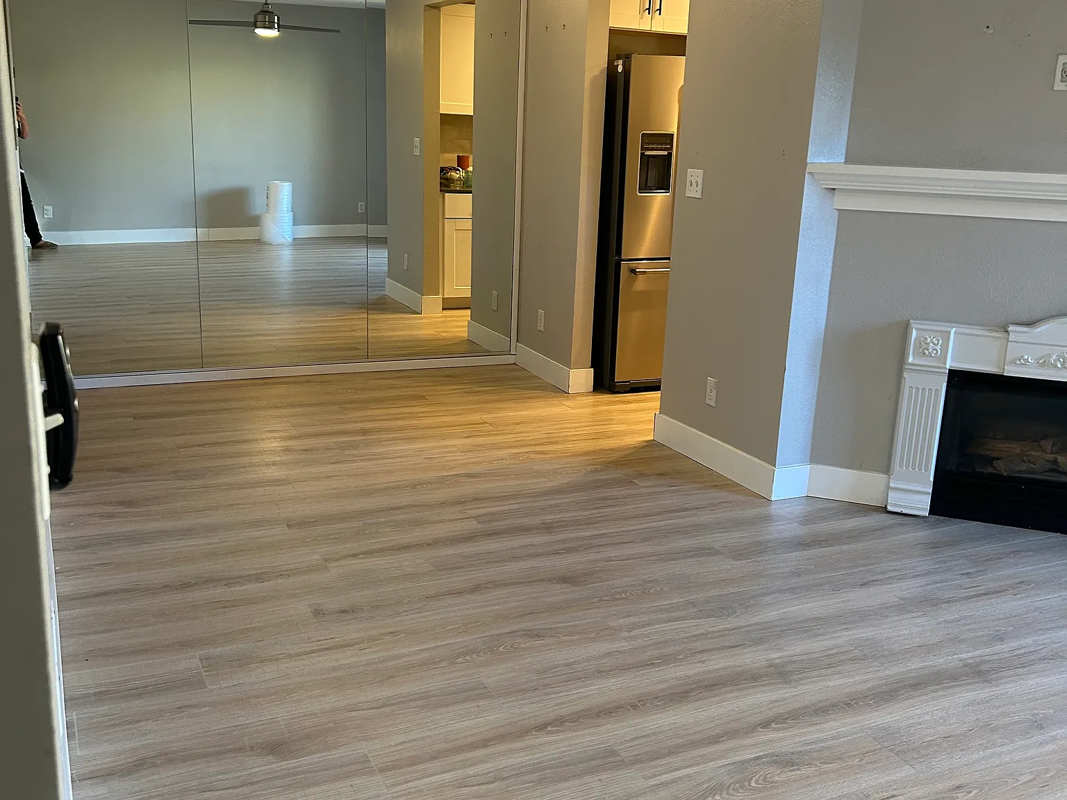 2 bed, 949 sqft, $1,650 — Photo 2