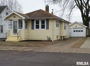 1606 Martha St, Pekin, IL 61554