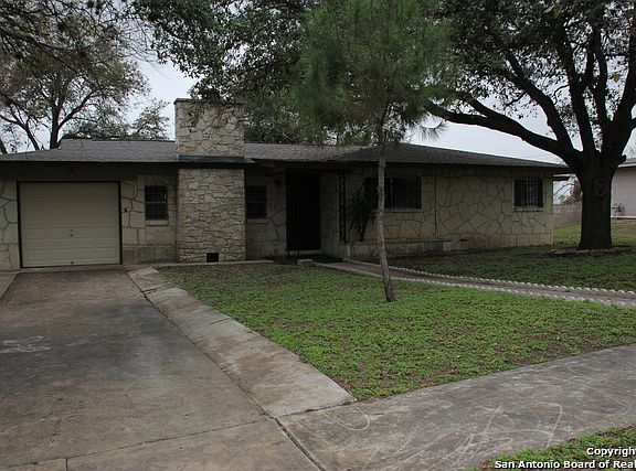 2nd image of 115 Longridge Dr