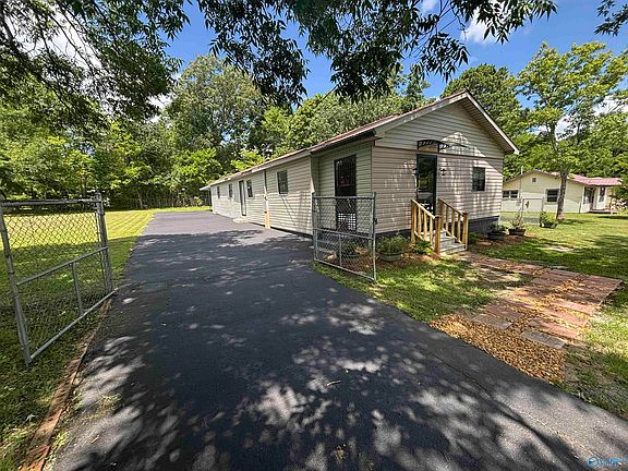 2nd image of 610 Dewey Ave