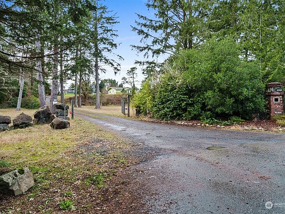 5th image of 20 XX S Forrest Street S