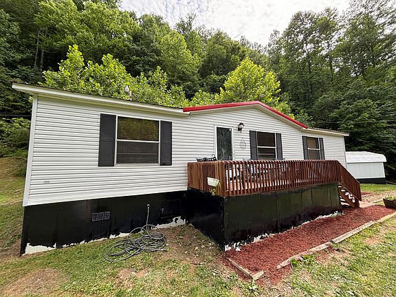 2nd image of 663 Sol Hollow Rd