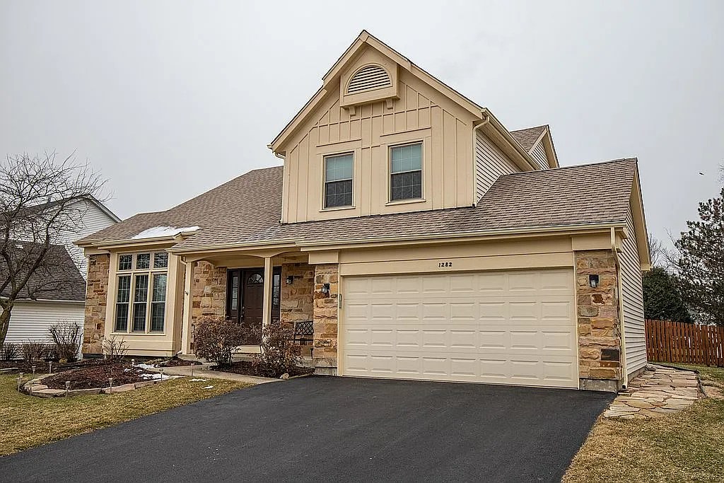 1282 Thorndale Ln photo 1