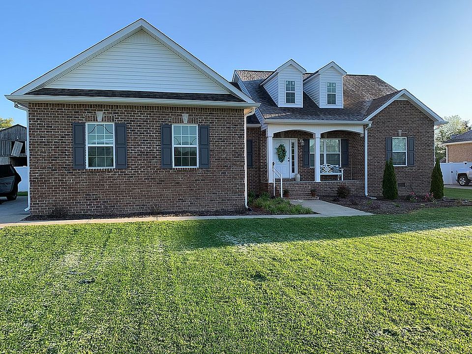 1st image of 242 Creekwood Ln