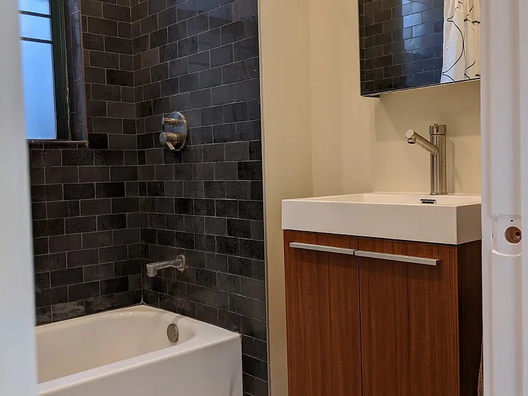 2533 W Cortez St #3 — Photo 16