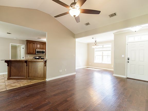 3rd image of 3594 Butler Woods Dr