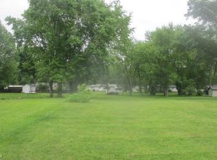 3271 Rowena St, Barberton, OH 44203