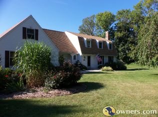 23 River Dr, Gales Ferry, CT 06335