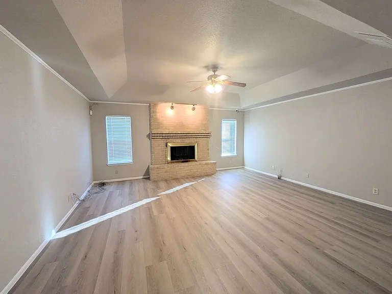 6618 Cloverbend St — Photo 9