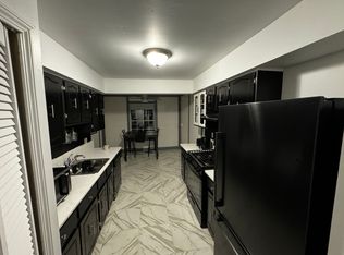 37697 Charter Oaks Blvd, Clinton Township, MI 48036