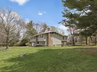 7 Dorchester Dr, Airmont, NY 10952