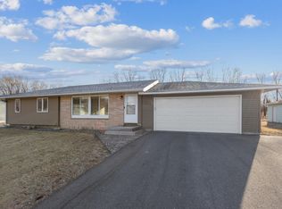 6080 S 1st St, Waverly, MN 55390