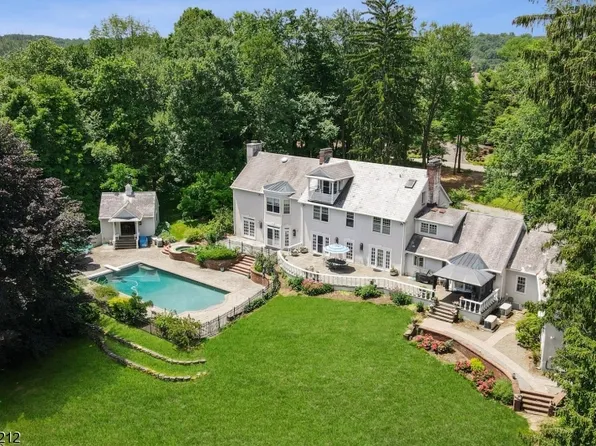 22 Corey Ln, Mendham Twp., NJ 07945