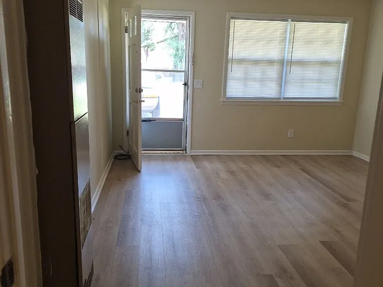 506 Hopwood St — Photo 6
