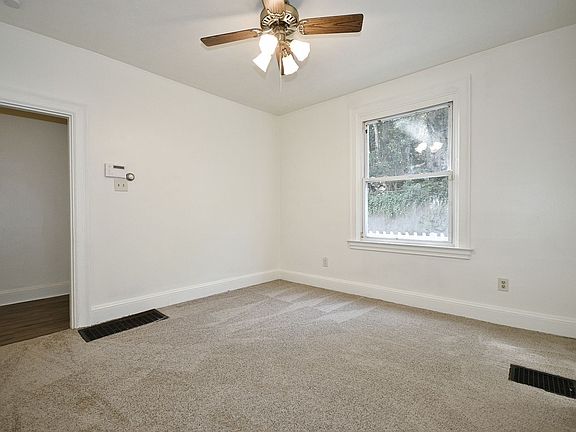 3rd image of 1231 Morrow St