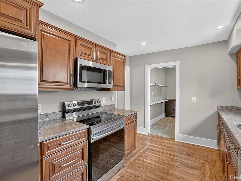 403 E Ellen St, photo 15
