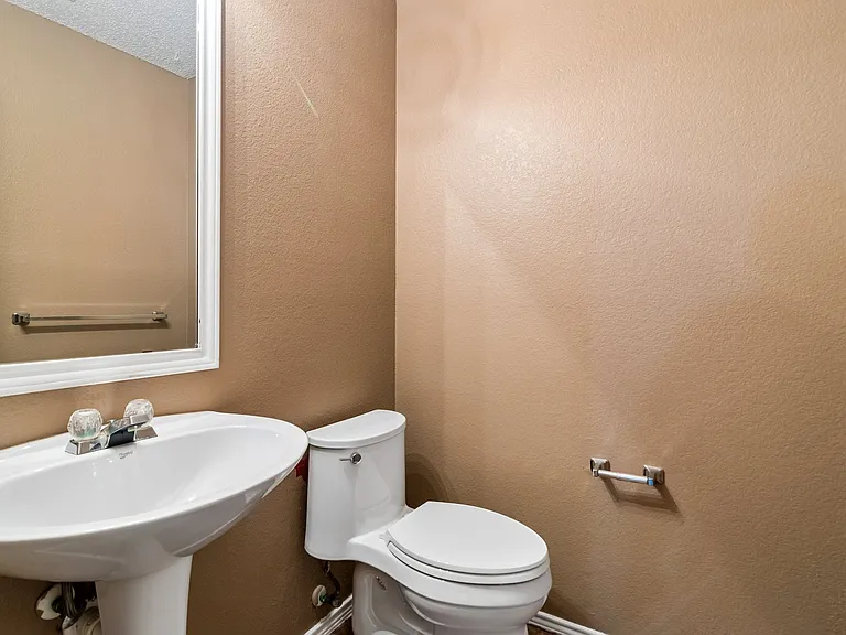 2232 Chestnut Dr — Photo 17