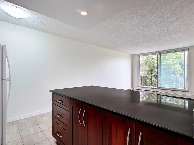 2015 11th Ave SW #204 — Photo 11