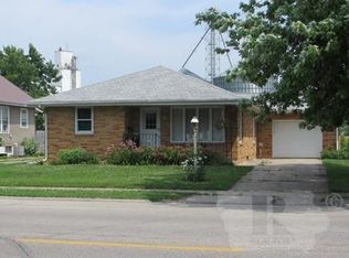 417 E Main St, New London, IA 52645
