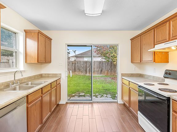 5th image of 9651 ACADIAN DR