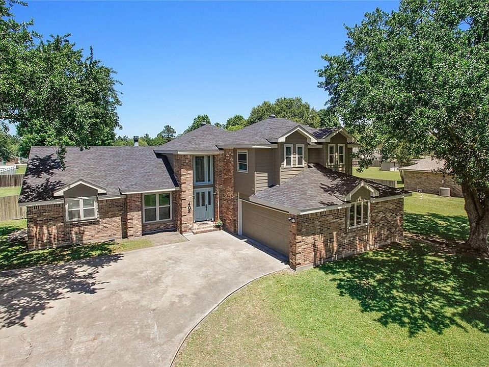 1st image of 408 S Lake Court Dr