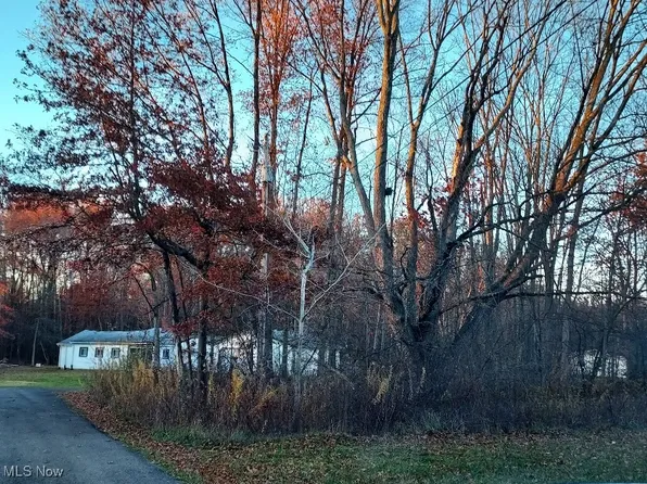 Manchester Ave, Lake Milton, OH 44429