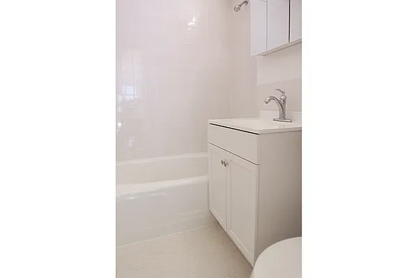 Rented by Fox Residential Group | media 3