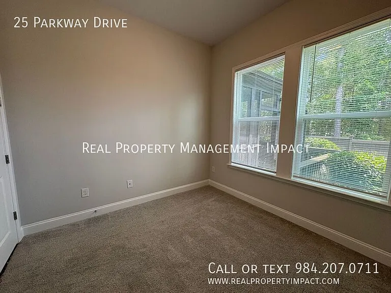 25 Parkway Dr — Photo 21