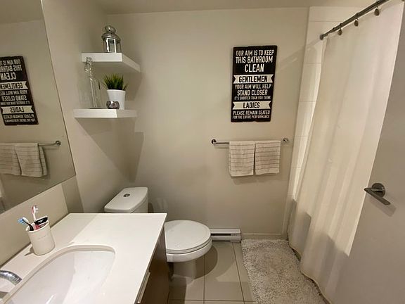 3rd image of 1679 Lloyd Ave #403