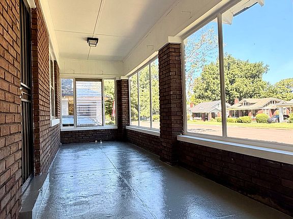 4th image of 1701 Faxon Ave