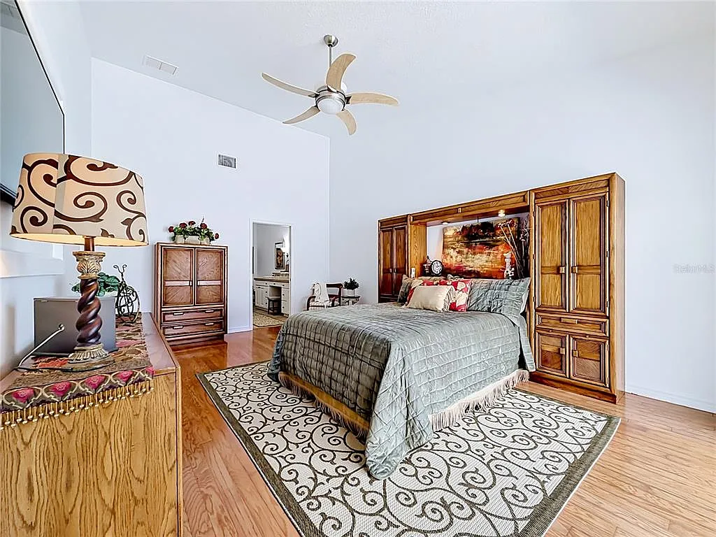 3 bed, 2.0 bath, 2190 sqft, $2,500 — Photo 4