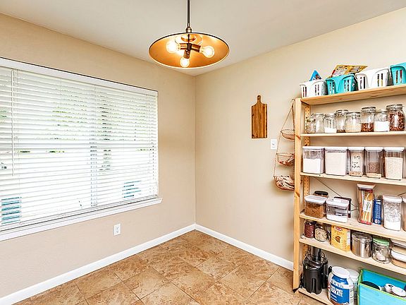 3rd image of 6015 Suzanne Ct