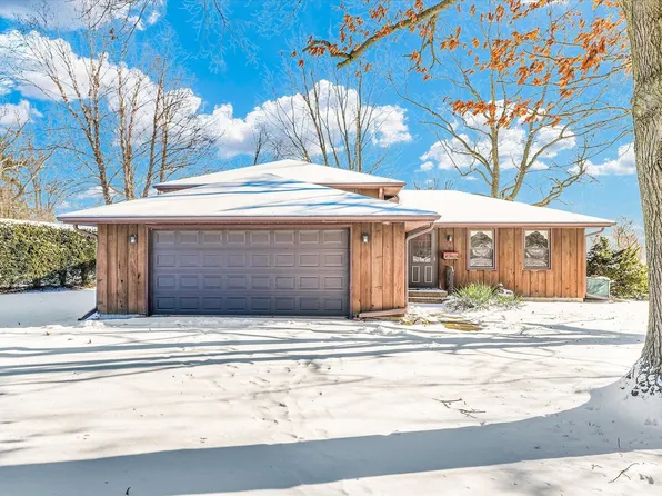 209 S Maple St, Onarga, IL 60955