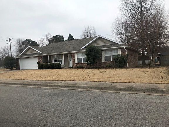 2nd image of 1108 E Green Acres Dr