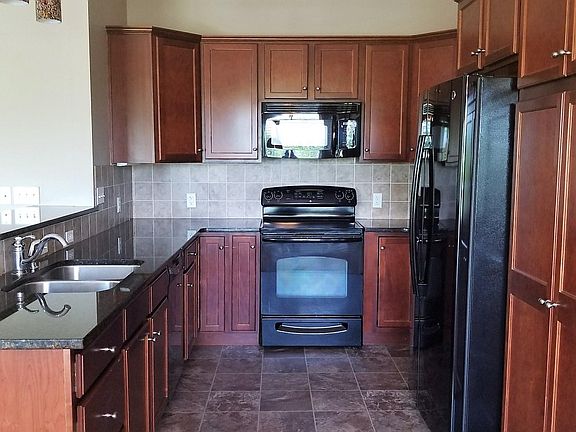 4th image of 14277 Ellison Ave