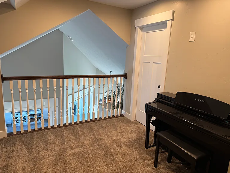 592 N Hills Ct — Photo 43