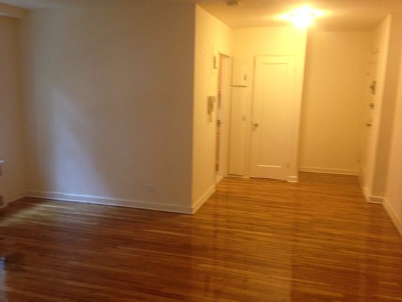 3rd image of 14018 Burden Cres