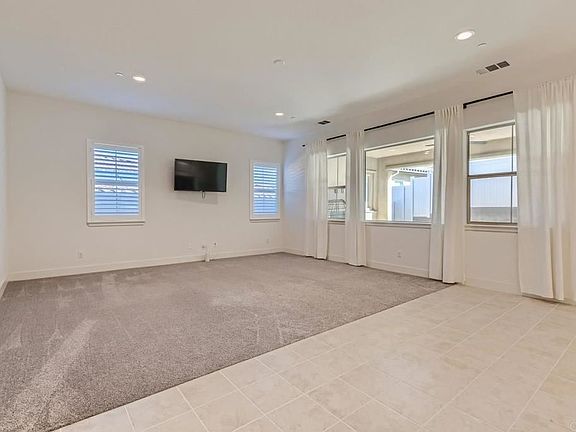 5th image of 24332 Phoebe Dr