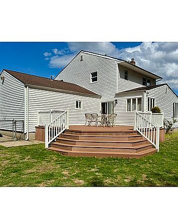 3rd image of 4 Somerset Dr