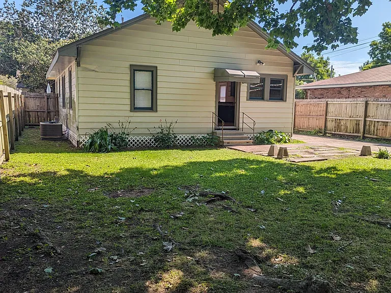 330 General Mouton Ave — Photo 32