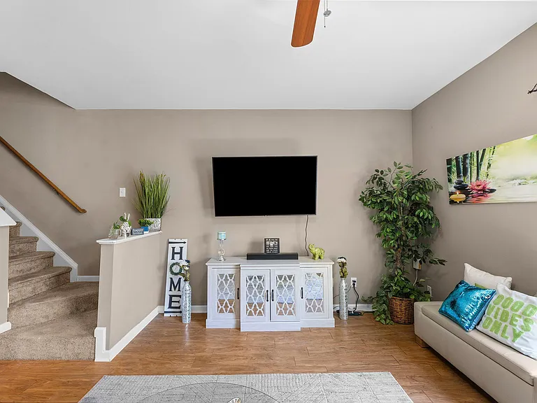 1210 Hadel Pl — Photo 18