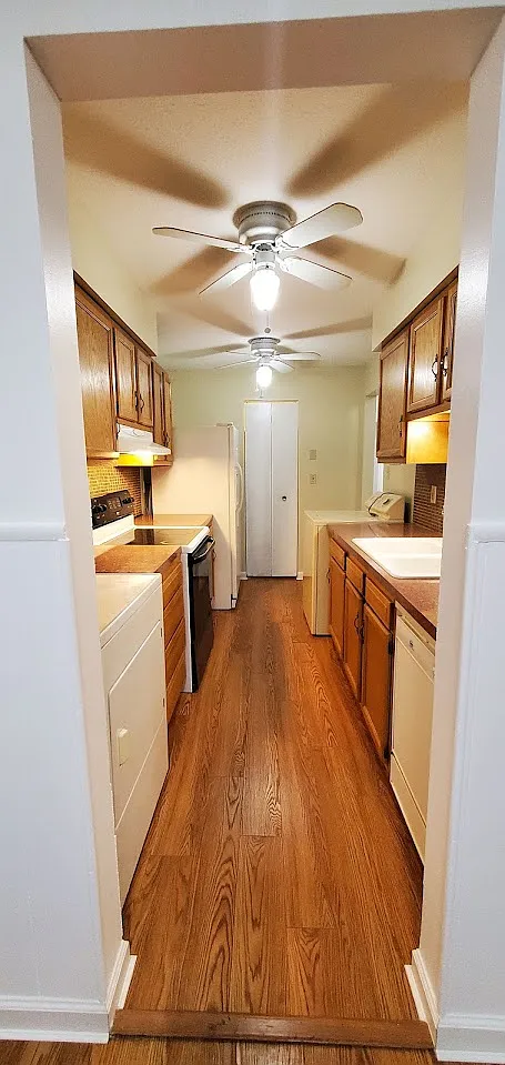 3 bed, 1250 sqft, $1,895 — Photo 4