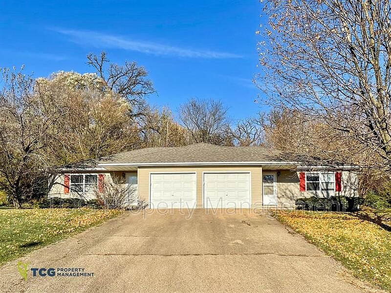 1st image of 2126 Fox Hill Ln
