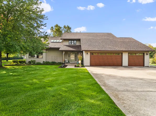 695 W 2nd St, Braidwood, IL 60408