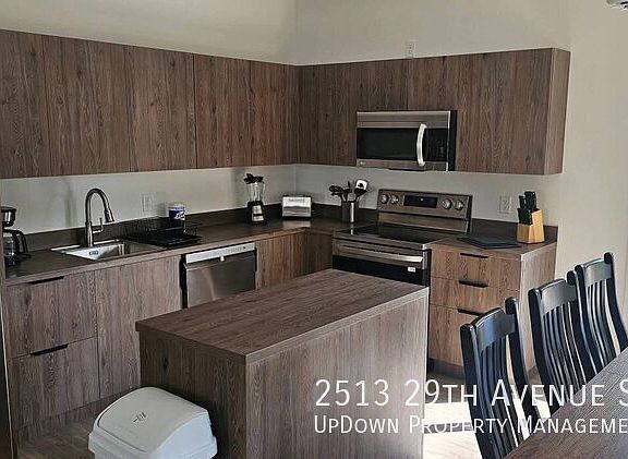 4th image of 2513 29th Ave S #2